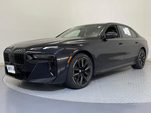 2025 BMW 740 i