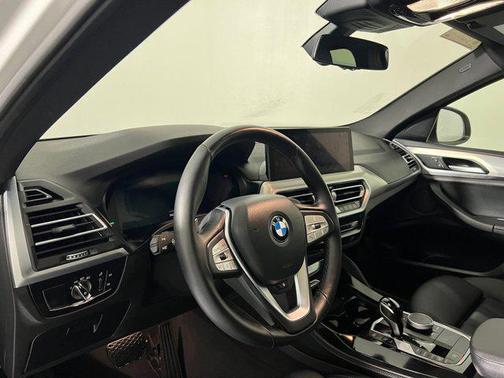 2025 BMW X4 xDrive30i