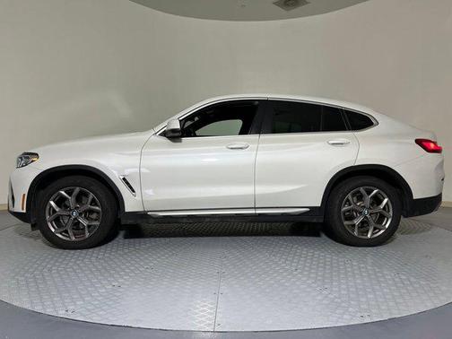 2025 BMW X4 xDrive30i