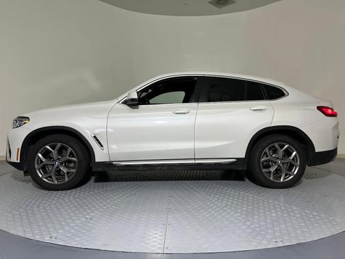2025 BMW X4 xDrive30i