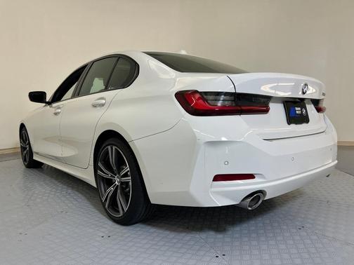 2023 BMW 330 i