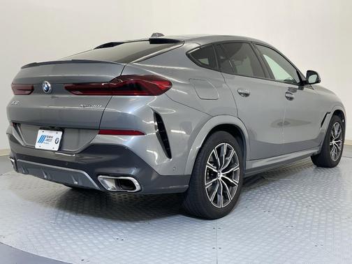 2025 BMW X6 xDrive40i