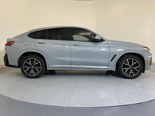 2023 BMW X4 xDrive30i
