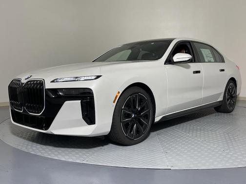 2025 BMW 760 760i xDrive