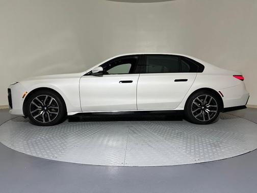 2024 BMW 740 i xDrive