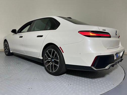 2024 BMW 740 i xDrive