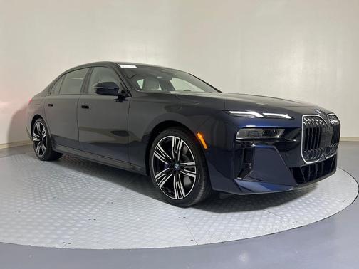 2026 BMW 740 i