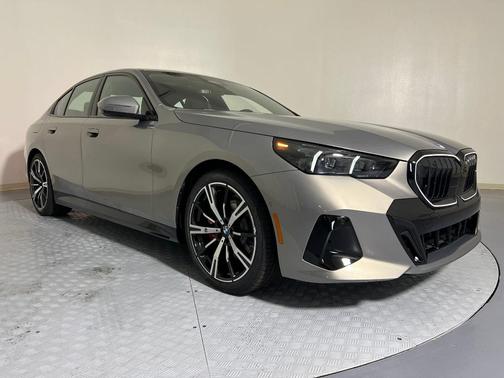 2026 BMW 530 i xDrive