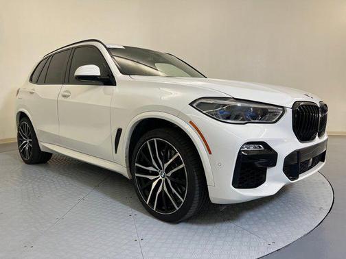 2021 BMW X5 M50i