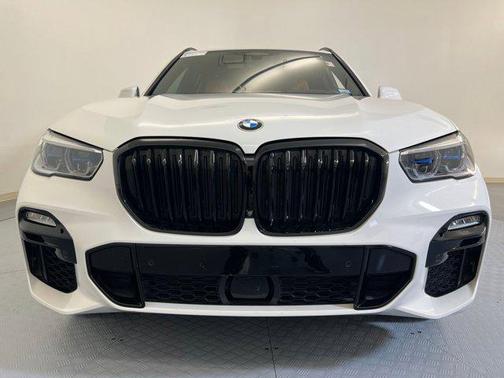 2021 BMW X5 M50i