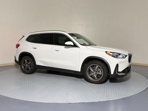 White 2023 BMW X1 xDrive28i