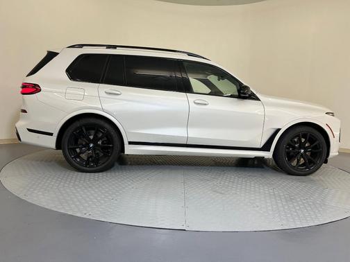 2026 BMW X7 M60i