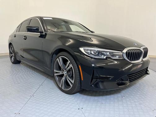2022 BMW 330 i