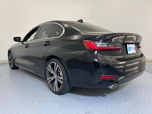 2022 BMW 330 i