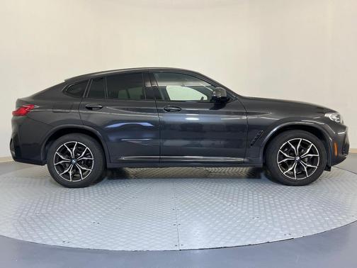 2025 BMW X4 xDrive30i