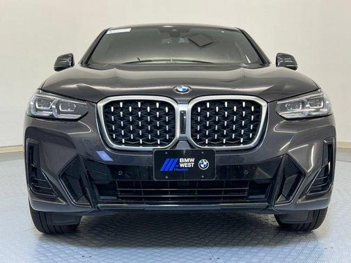 2025 BMW X4 xDrive30i