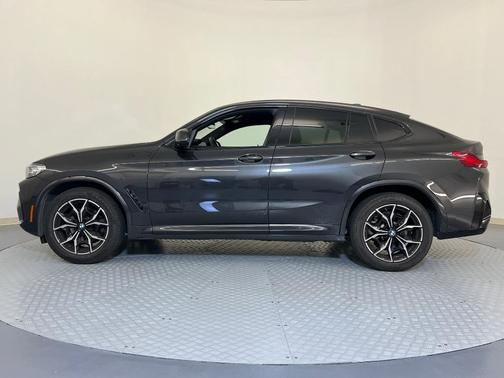 2025 BMW X4 xDrive30i
