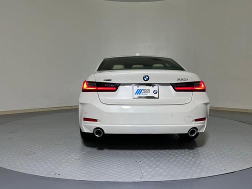 2025 BMW 330 i xDrive