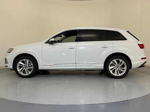 2022 Audi Q7 55 Premium Plus