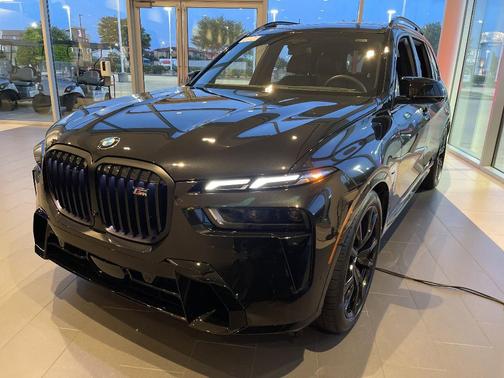 2025 BMW X7 M60i