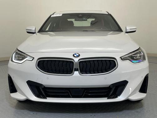 2025 BMW 230 i