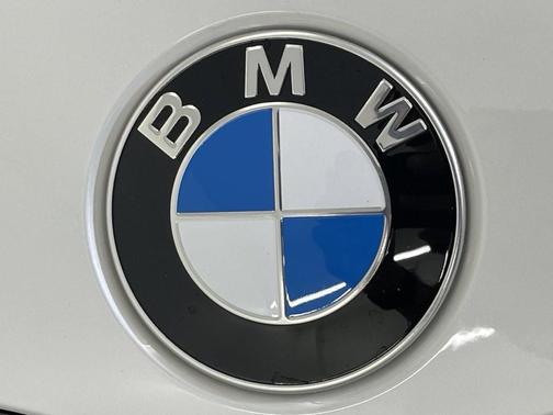 2025 BMW 230 i