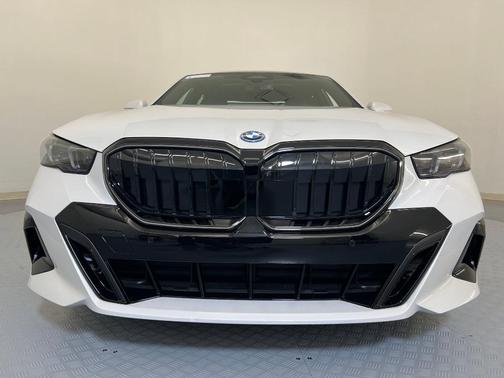 2026 BMW 550e xDrive