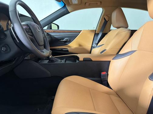 Gold 2023 Lexus ES 350