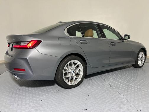 2025 BMW 330 i xDrive
