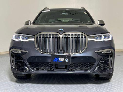 2021 BMW X7 M50i