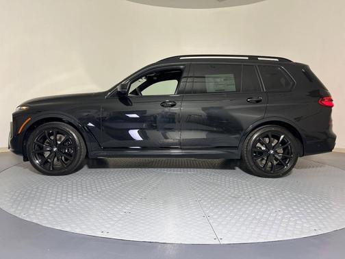 2026 BMW X7 M60i