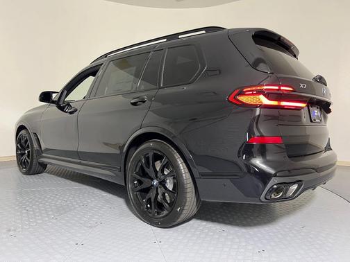 2026 BMW X7 M60i