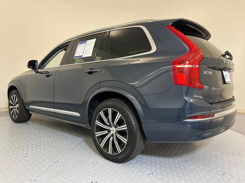2025 Volvo XC90 B5 Core