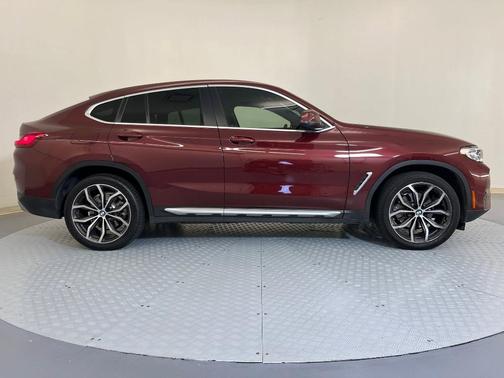 2023 BMW X4 xDrive30i