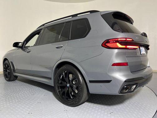 2026 BMW X7 M60i