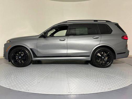 2026 BMW X7 M60i