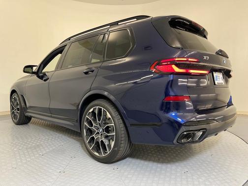 2026 BMW X7 M60i