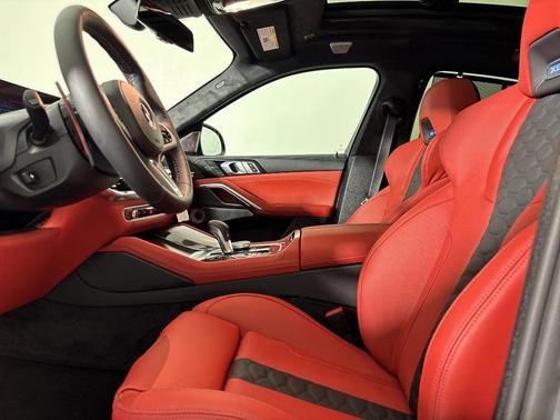 Pure 2027 BMW X6 M Base