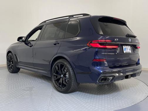 2026 BMW X7 M60i