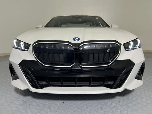 2025 BMW i5 eDrive40