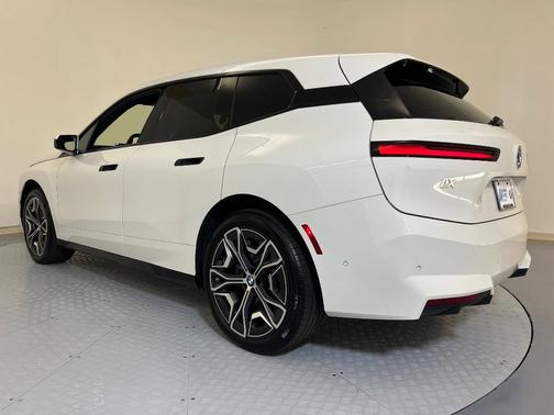 2026 BMW iX xDrive60