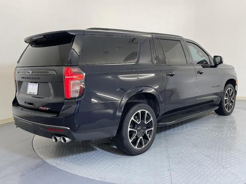 2022 Chevrolet Suburban RST