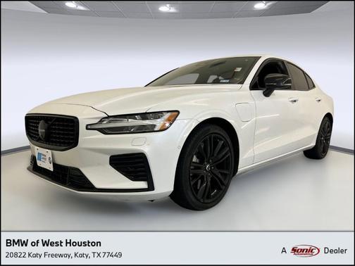 2024 Volvo S60 Recharge Plug-In Hybrid T8 Ultimate Black Edition