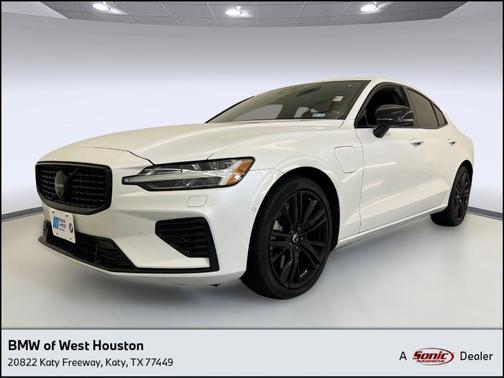 2024 Volvo S60 Recharge Plug-In Hybrid T8 Ultimate Black Edition