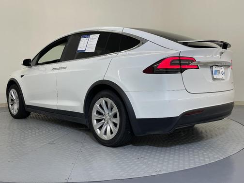 2021 Tesla Model X Long Range
