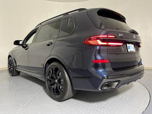 2026 BMW X7 M60i