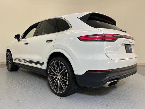 2022 Porsche Cayenne Platinum Edition