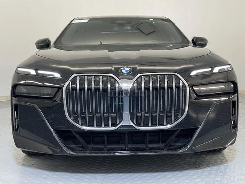 2024 BMW 740 i