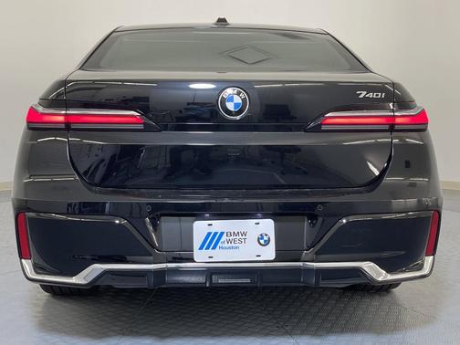 2024 BMW 740 i