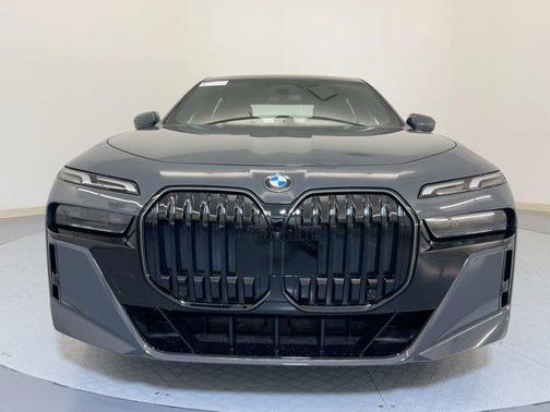2026 BMW 740 i